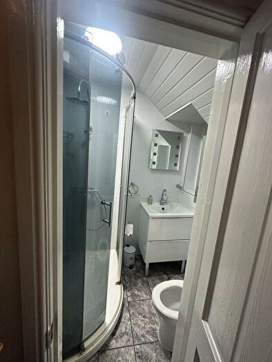 2 Bedroom Maisonette To Rent In Kingston Road, Barnet, EN4