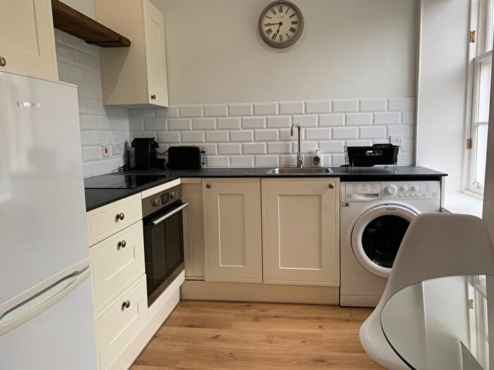 1 Bedroom Flat To Rent In , St Stephen Place, Edinburgh, EH3