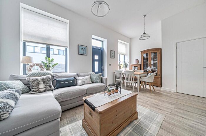 2 Bedroom Apartment For Sale In Kings Road, Stevenage, Hertfordshire, SG1