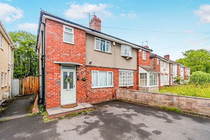 3 Bedroom Semi Detached House For Sale In Crathorne Avenue, Oxley, Wolverhampton, WV10
