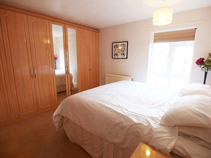 2 Bedroom Flat To Rent In Carlton Road, London, N4