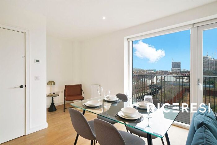 2 Bedroom Flat To Rent In Accolade Avenue, Southall, UB1