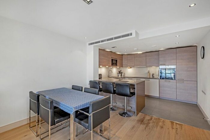 3 Bedroom Flat To Rent In Park Street, London, SW6