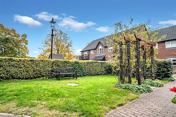 2 Bedroom Flat For Sale In Marlborough Road, Old Town, Swindon, Wiltshire, SN3
