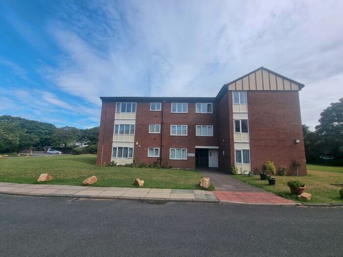 2 Bedroom Flat To Rent In Dowhills Park, Crosby, Liverpool, L23