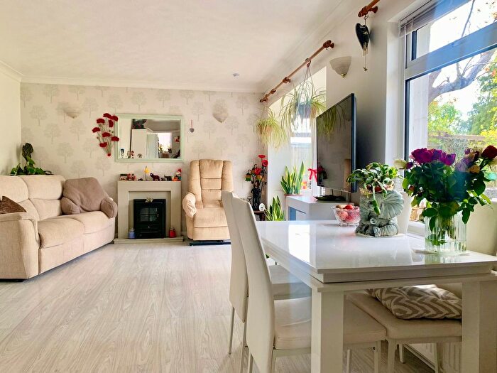 2 Bedroom Detached Bungalow For Sale In York Road, Bexhill-On-Sea, TN40