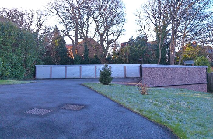 Garage / Parking To Rent In Westhouse Grove, Birmingham, B14