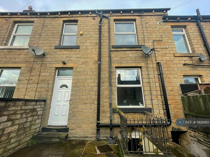 2 Bedroom Terraced House To Rent In Oak Street, Elland, HX5