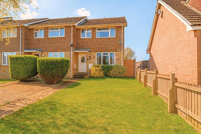 3 Bedroom End Of Terrace House For Sale In Chain Free * Sandown, PO36