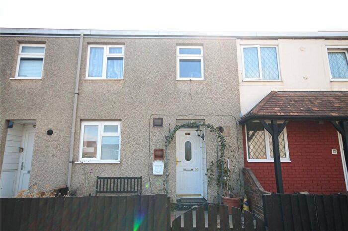 3 Bedroom Terraced House For Sale In Coltsfoot Path, Romford, RM3
