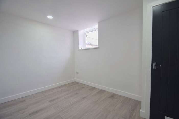 10 Bedroom Terraced House To Rent In Woodville Road, Cathays, CF24