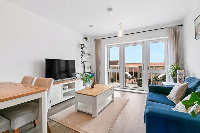 1 Bedroom Flat For Sale In Springfield Drive, London, SW17