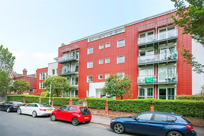 2 Bedroom Flat To Rent In Preston Park Avenue, Brighton, BN1