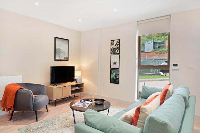 2 Bedroom Apartment To Rent In The Oakgate, KT22