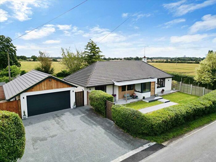 3 Bedroom Bungalow For Sale In Springwood, Chignal St. James, Chelmsford, CM1