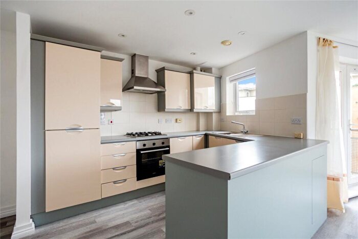 2 Bedroom Flat To Rent In Chertsey House, Bridge Wharf, Chertsey, KT16