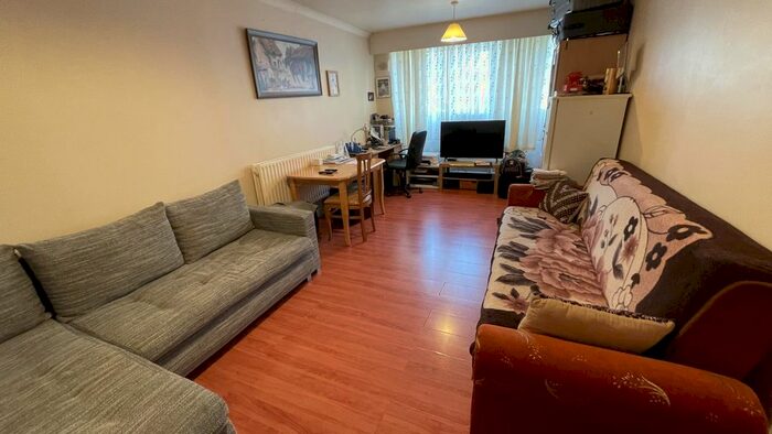2 Bedroom Flat To Rent In Janet Court, Wood Green, N22