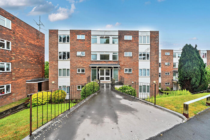 2 Bedroom Apartment For Sale In Cedar Court, Westover Gardens, Bristol, BS9