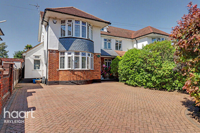 4 Bedroom Semi-Detached House For Sale In Hockley Road, Rayleigh, SS6