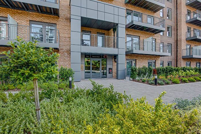 2 Bedroom Flat For Sale In Beaufort Square, London, NW9