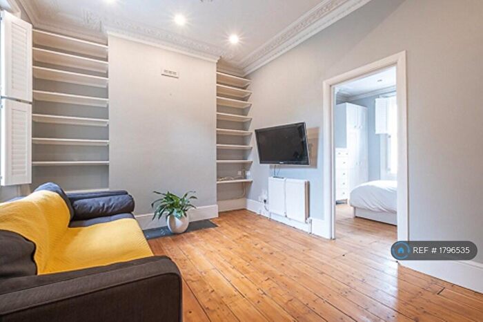 1 Bedroom Flat To Rent In Methley Street, London, SE11