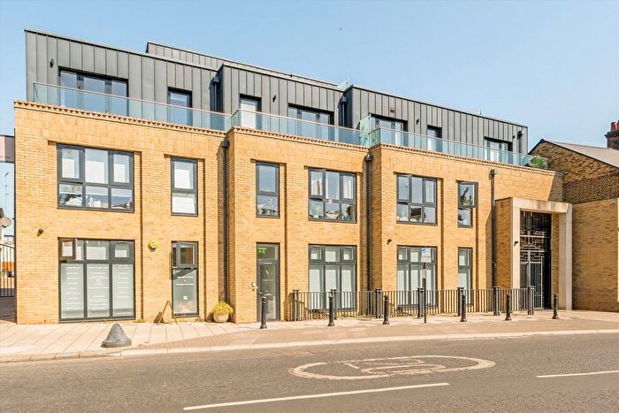 1 Bedroom Flat To Rent In Kilburn Lane, North Kensington, W10