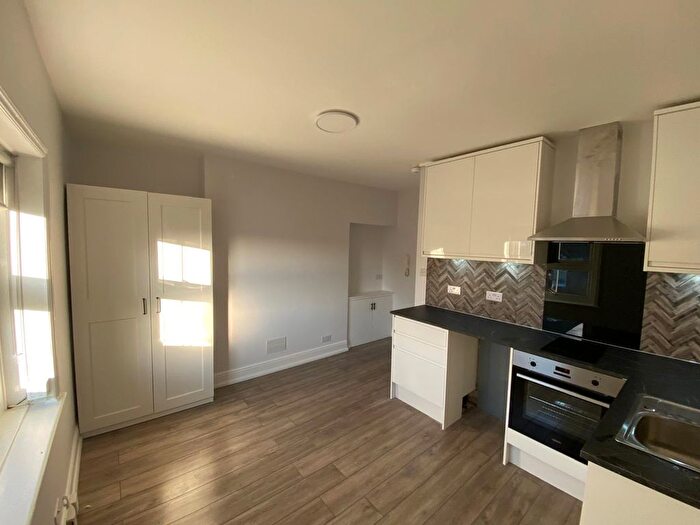 Studio To Rent In Bower Mount Road, Maidstone, ME16