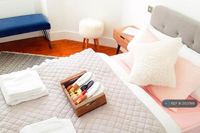 1 Bedroom Flat To Rent In Lochrin Terrace, Edinburgh, EH3