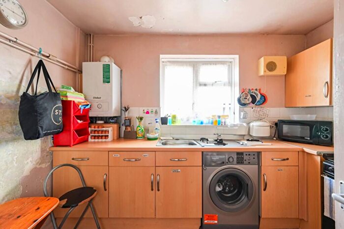2 Bedroom Flat For Sale In Canning Town, , Canning Town, London, E16