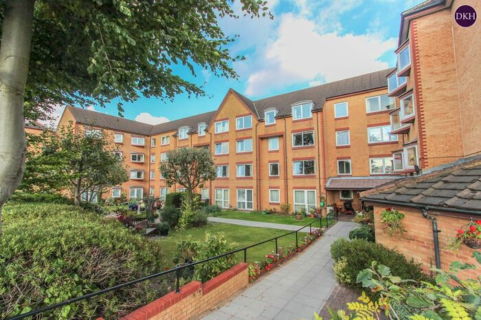 1 Bedroom Flat To Rent In Homemanor House, Cassio Road, Watford, WD18