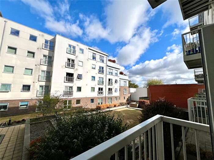 1 Bedroom Apartment For Sale In Station View, Guildford, Surrey, GU1