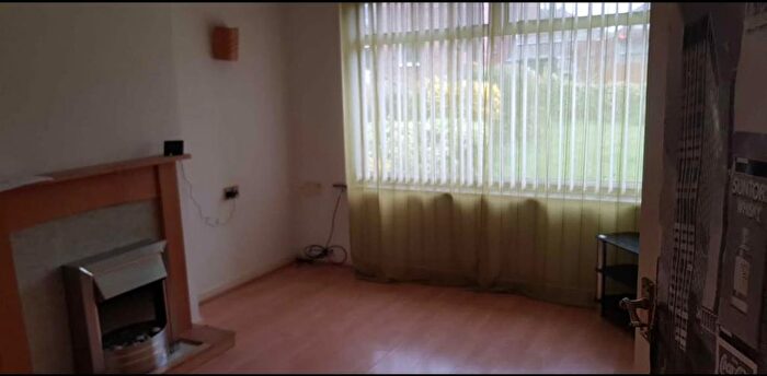 2 Bedroom Flat To Rent In Sebastian Close, Willenhall, Coventry, CV3