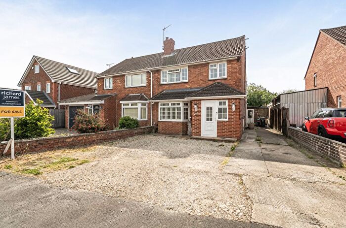 3 Bedroom Semi-Detached House For Sale In Ridgeway Road, Queensfield, Swindon, SN2