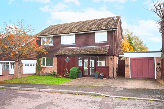 4 Bedroom Detached House For Sale In Chapel Mead, Eversley, RG27