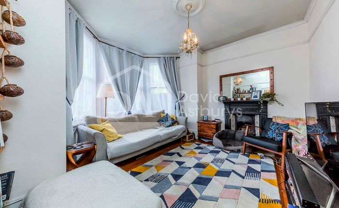 2 Bedroom Flat To Rent In North View Road, Crouch End, London, N8