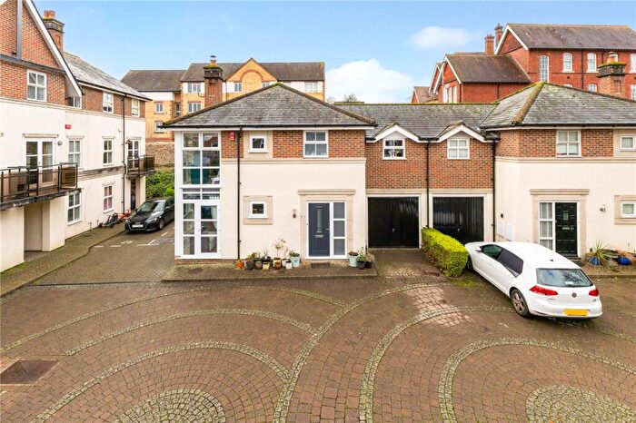 3 Bedroom Semi Detached House For Sale In Marston Gate, Winchester, Hampshire, SO23