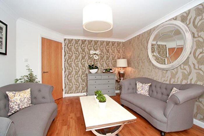 2 Bedroom Flat To Rent In Mackie Place, Top Floor, AB32
