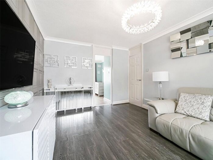 3 Bedroom Flat For Sale In Harris Road, Summerston, Glasgow, G23