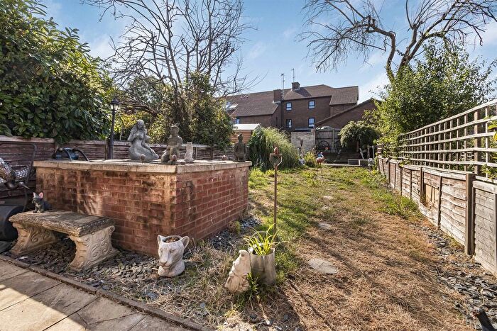 2 Bedroom Terraced House For Sale In Wakeling Road, W7