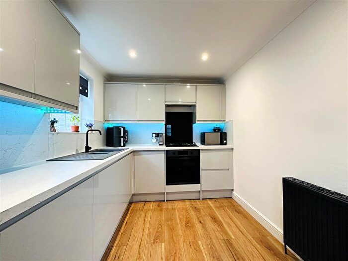 2 Bedroom Semi-Detached Bungalow For Sale In Cedar Close, Thorpe Willoughby, Selby, YO8