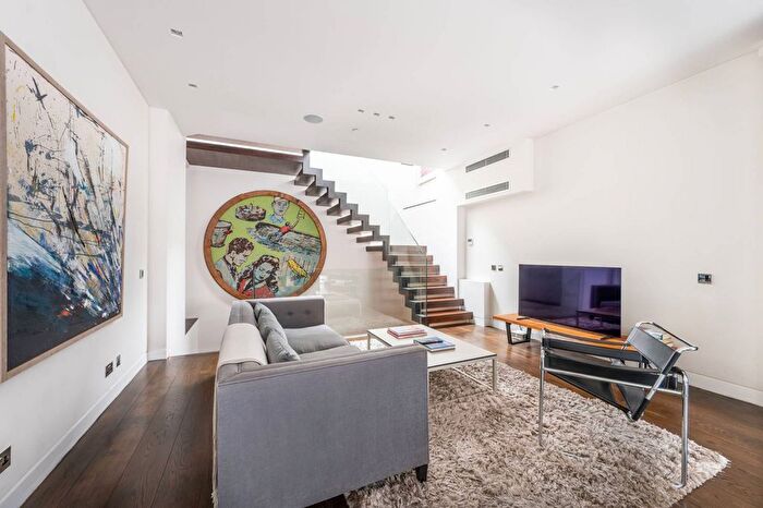 4 Bedroom Property To Rent In Ledbury Road, Notting Hill, London, W11