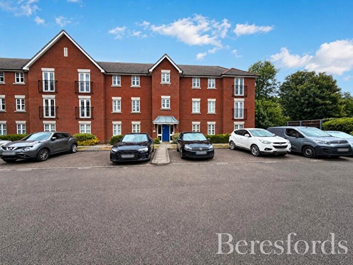 2 Bedroom Apartment For Sale In North Street, Hornchurch, RM11