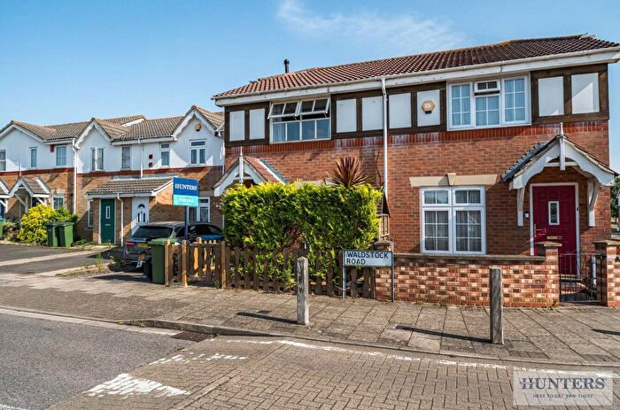 4 Bedroom Semi-Detached House For Sale In Waldstock Road, Central Thamesmead, SE28