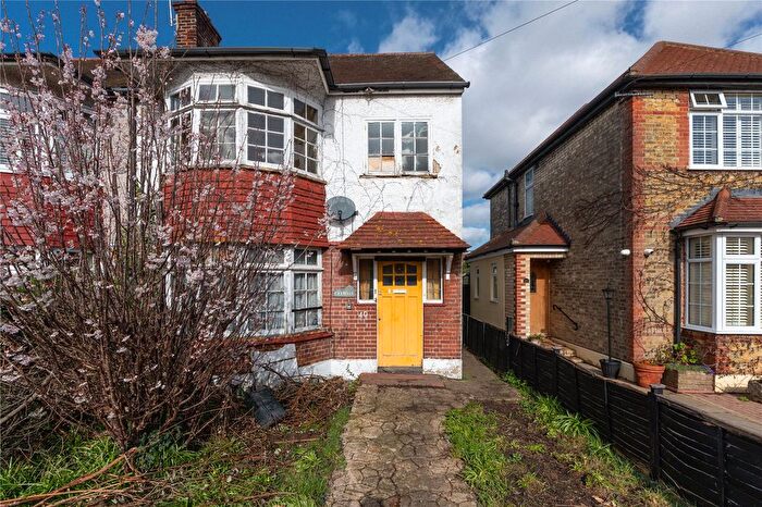 3 Bedroom Detached House For Sale In Mayfield Road, North Chingford, E4