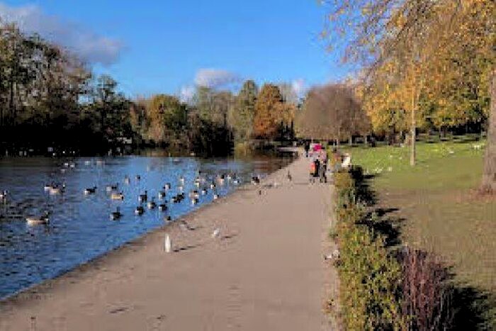 2 Bedroom Flat To Rent In Riverside Close, Romford, RM1