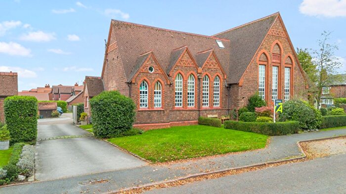 2 Bedroom Cottage For Sale In Eddisford Drive, Culcheth, WA3