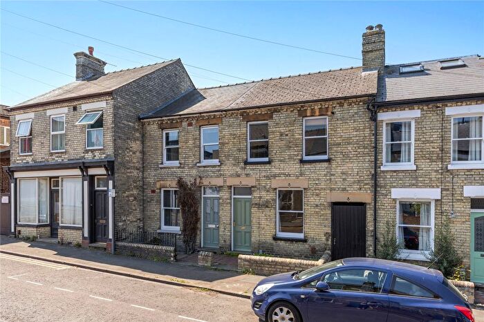 3 Bedroom Terraced House For Sale In Godesdone Road, Cambridge, Cambridgeshire, CB5
