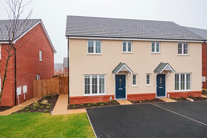 3 Bedroom Semi Detached House To Rent In Portland Fields, Sutton In Ashfield, NG17