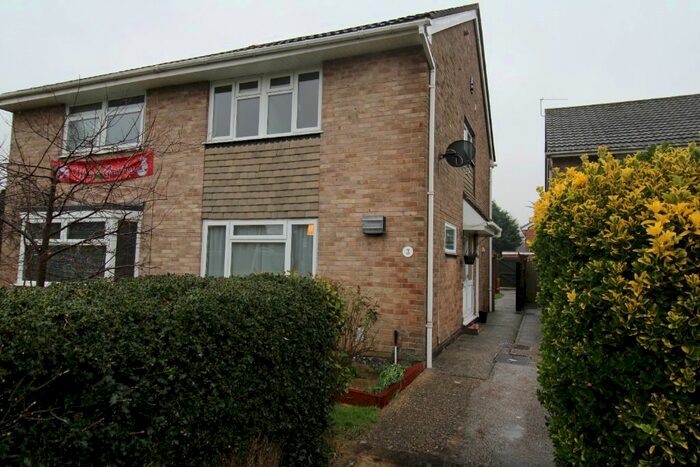 3 Bedroom Flat To Rent In Royston Avenue, Boyatt Wood, Eastleigh SO50