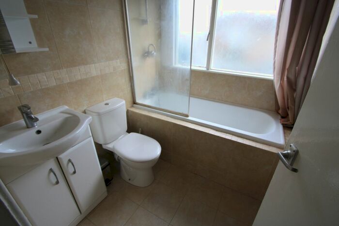 2 Bedroom Flat To Rent In Priestley Road, Mitcham, CR4